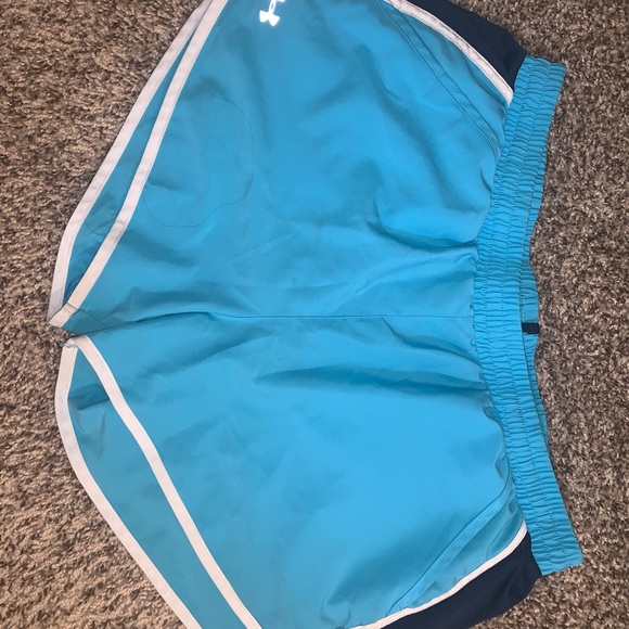 Under armor shorts - Picture 2 of 2